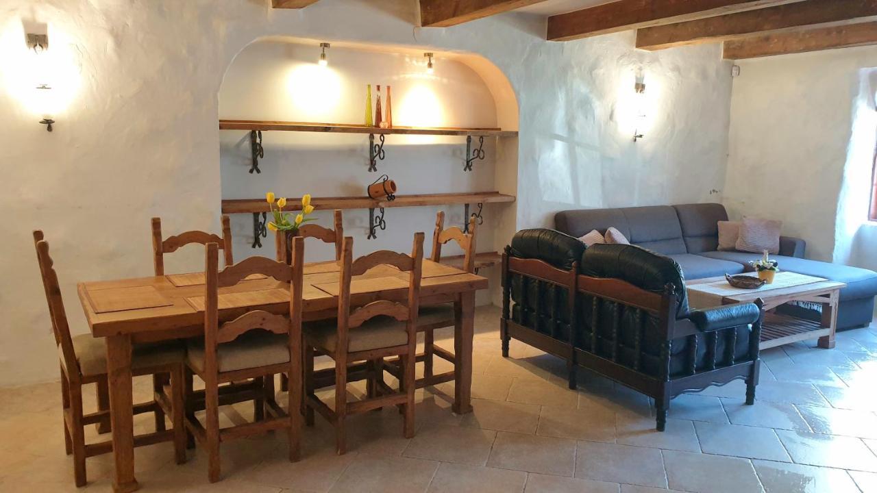 פארנו Deluxe Apartments In The City Center With Balcony מראה חיצוני תמונה