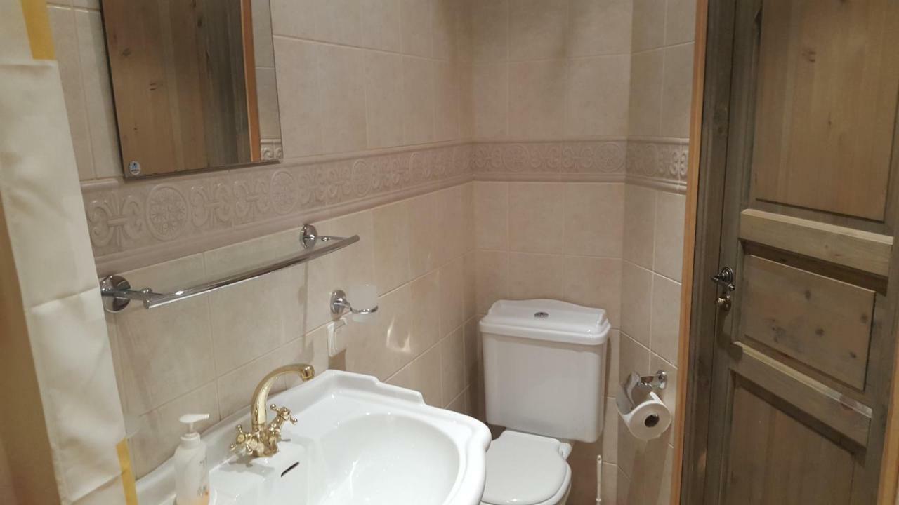 פארנו Deluxe Apartments In The City Center With Balcony מראה חיצוני תמונה